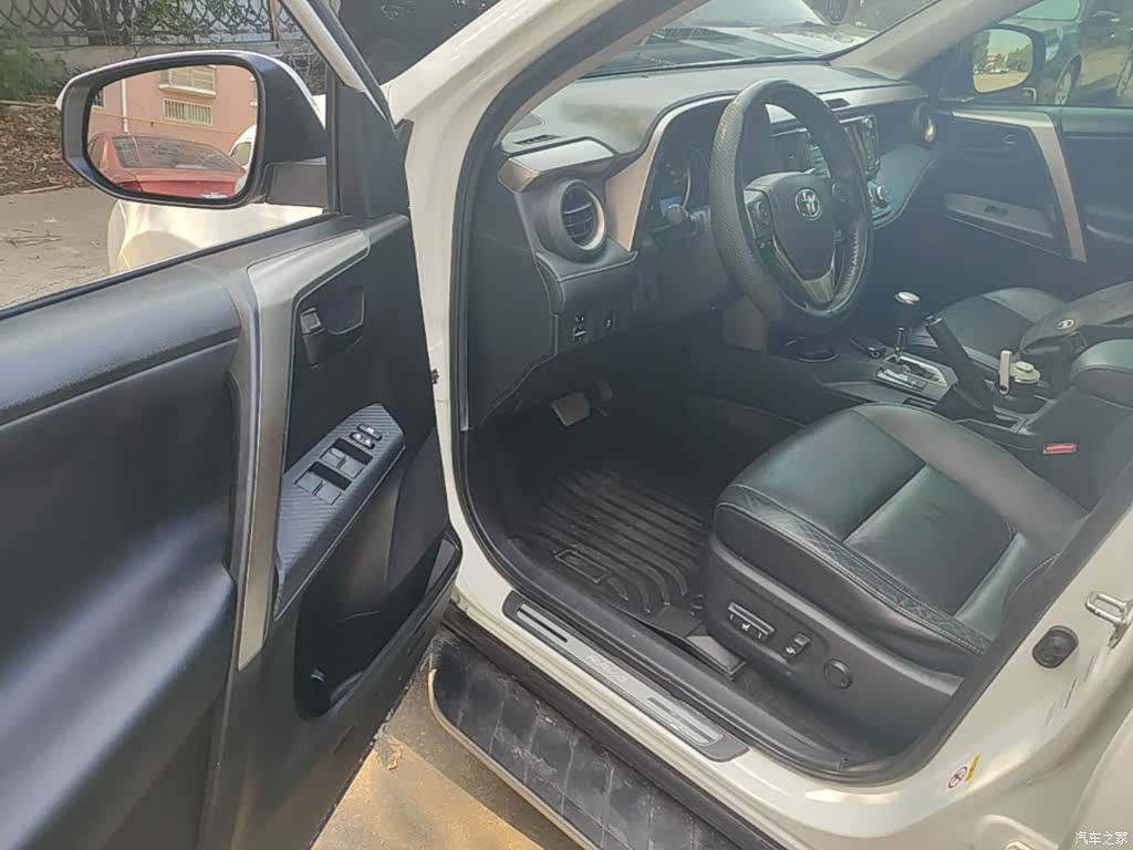 Toyota RAV4, 2015 16
