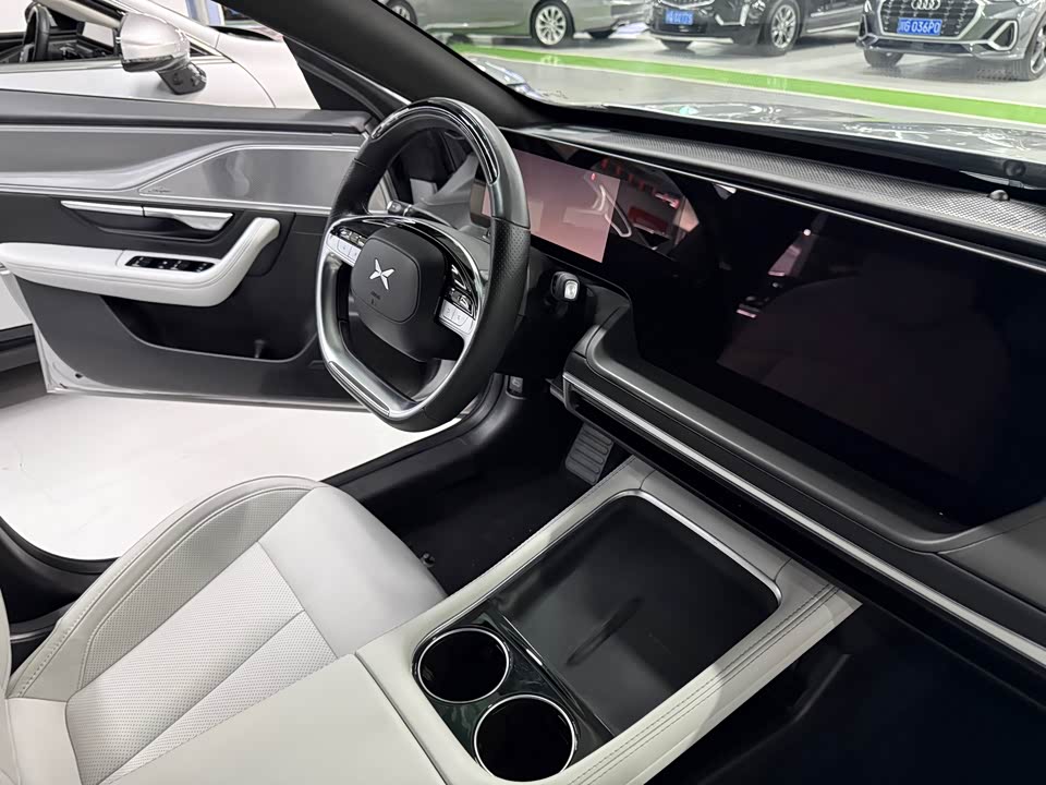 XPENG P7