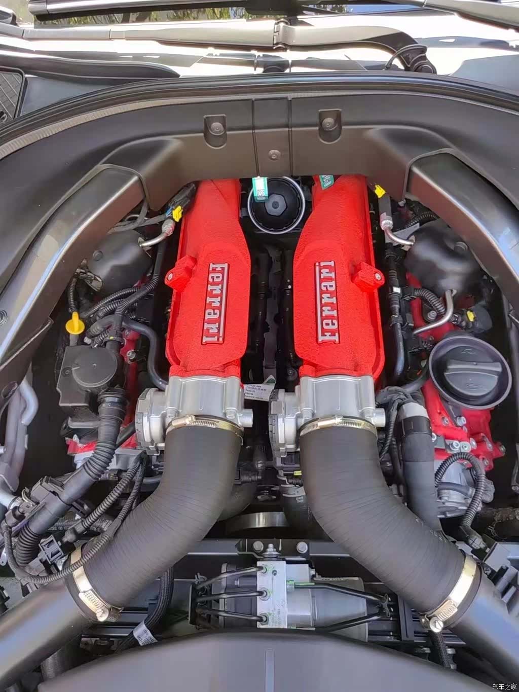Ferrari Roma, 2021 все фото
