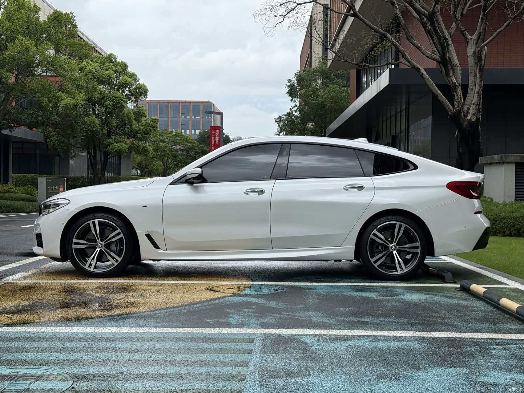 BMW 6 Series GT, 2018 все фото