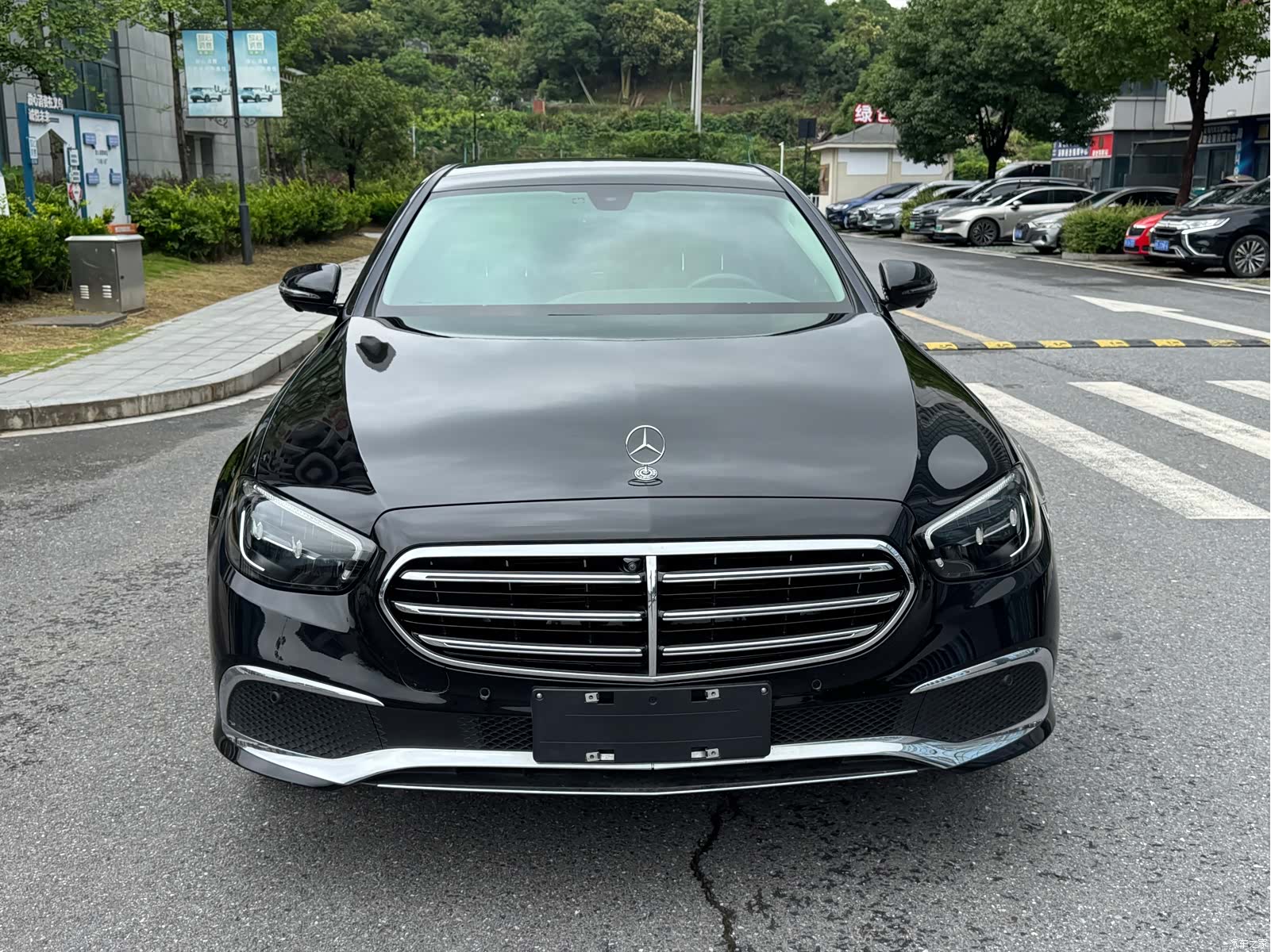 Mercedes-Benz E-Class, 2023 3