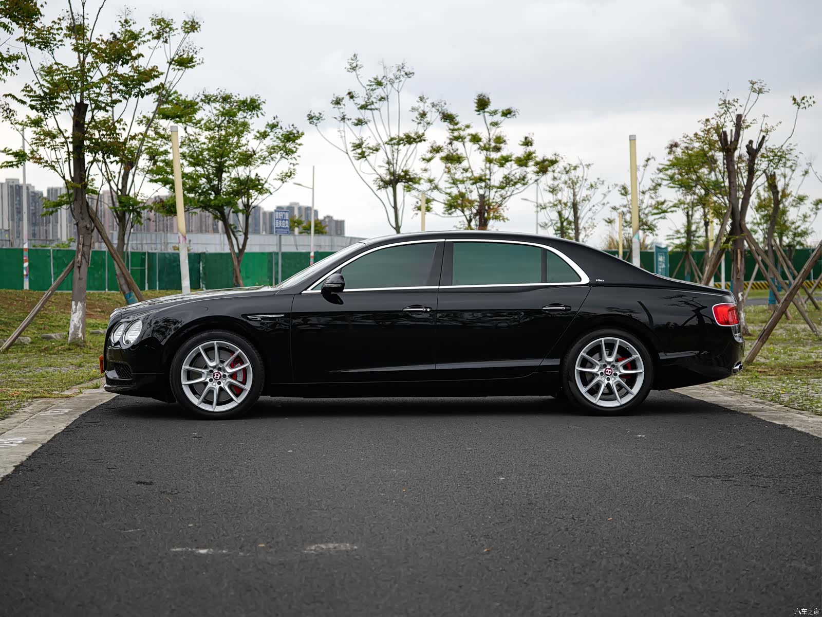 Bentley Flying Spur, 2018 6