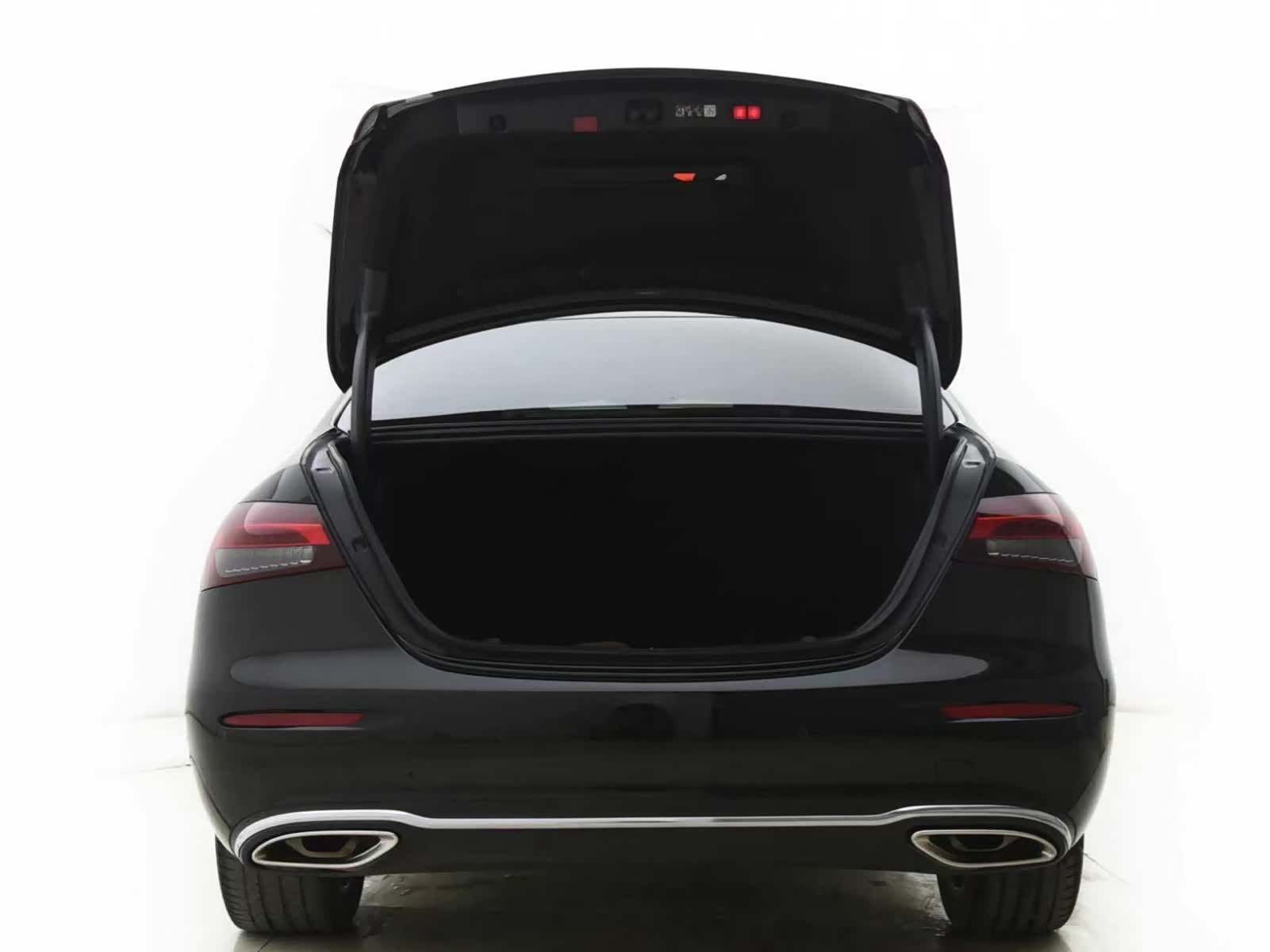 Mercedes-Benz E-Class, 2023 15