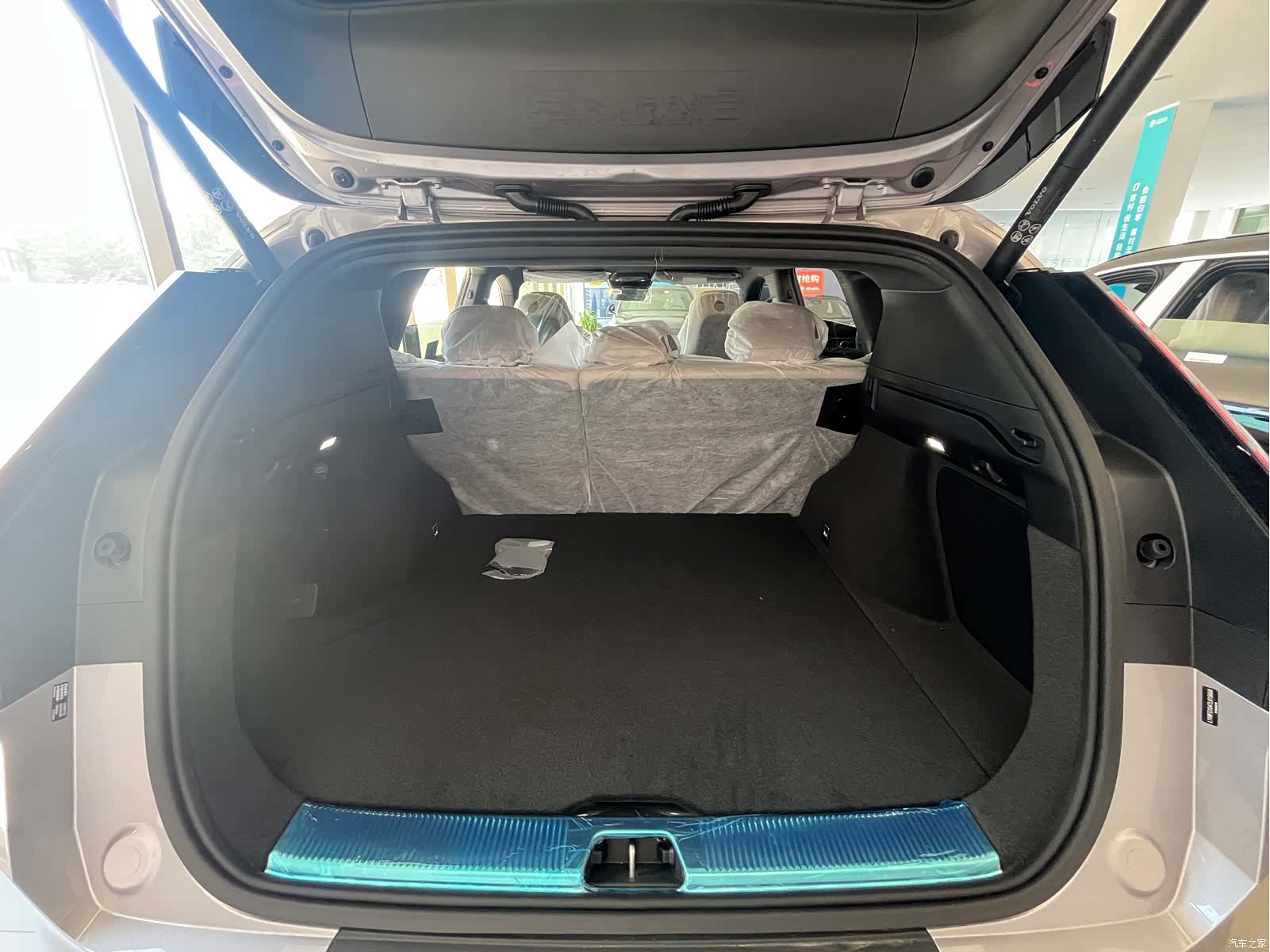Volvo XC70, 2026 8