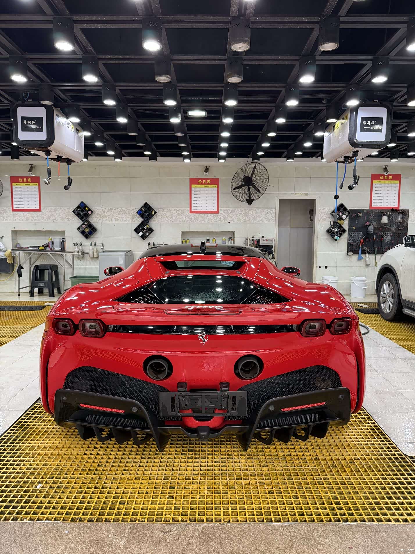 Ferrari SF90, 2022 13