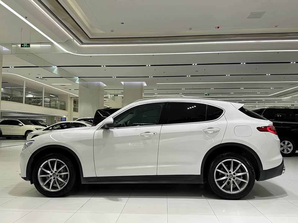 Alfa Romeo Stelvio Alfa Romeo Stelvio