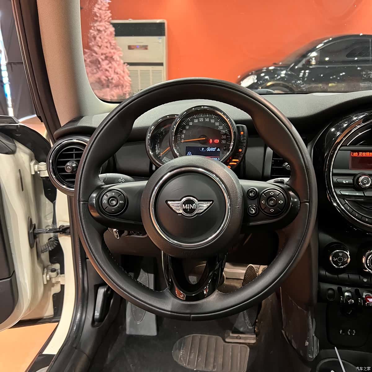 Mini ONE+, 2015 10