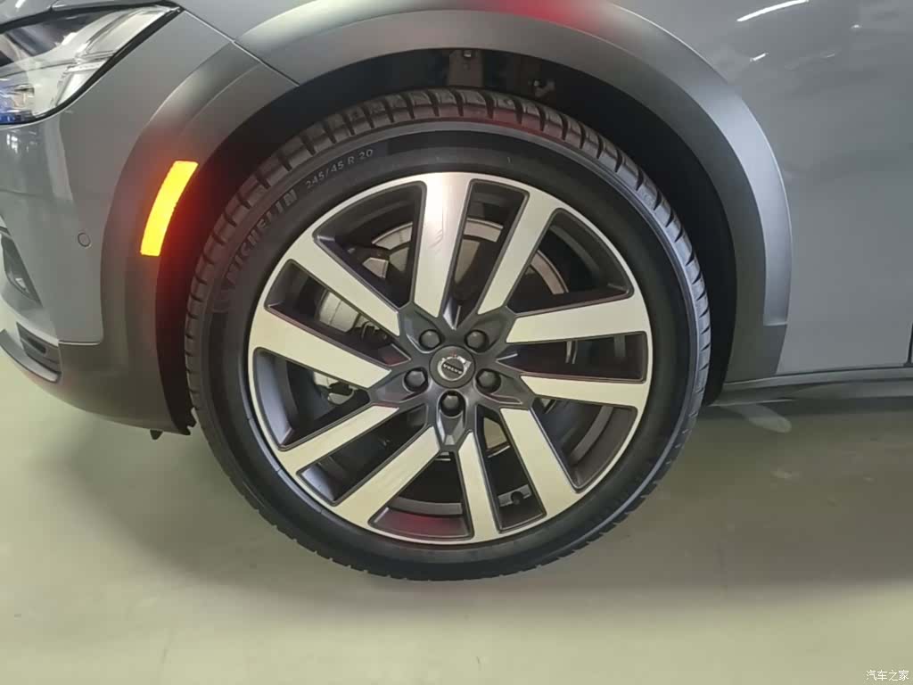 Volvo V90, 2023 23
