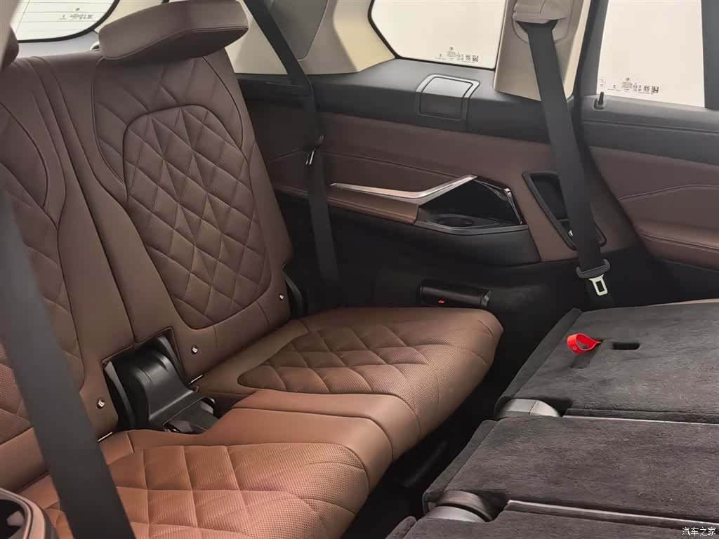 BMW X7, 2025 12
