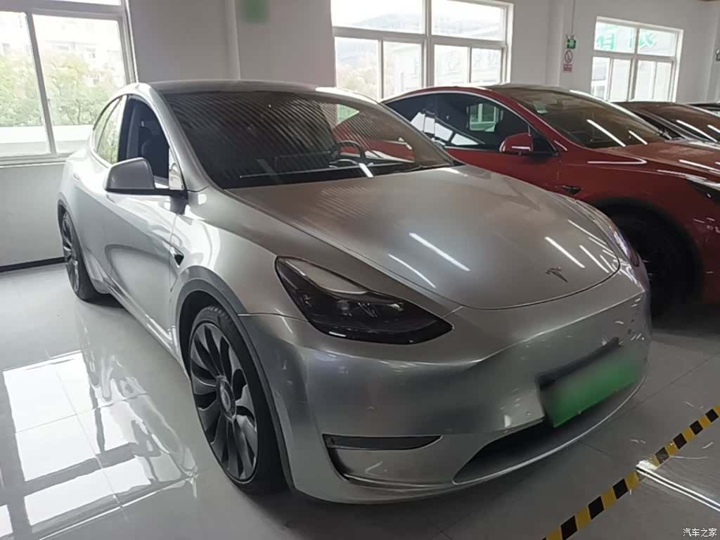Tesla Model Y, 2022 4