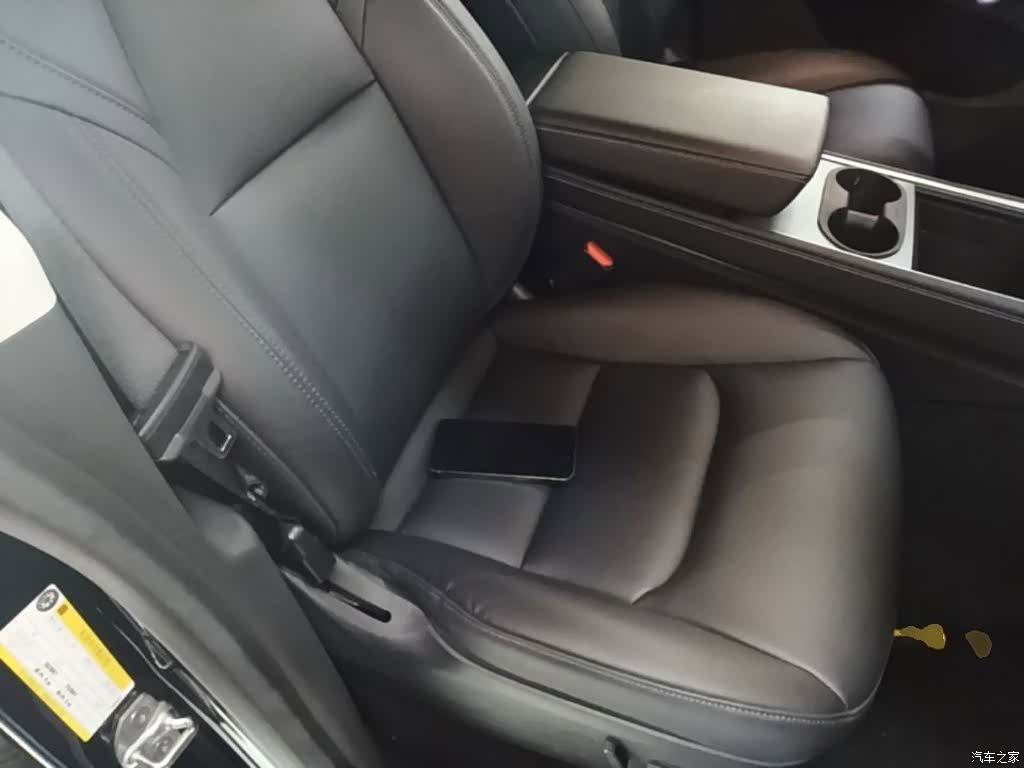 Tesla Model Y, 2022 25