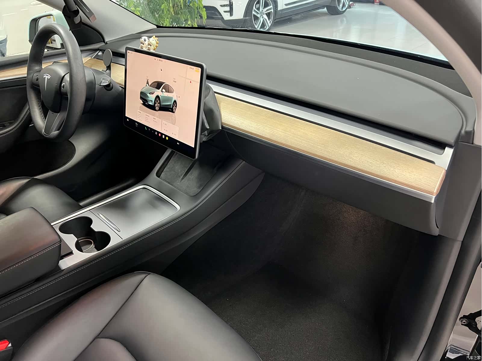 Tesla Model Y, 2022 15
