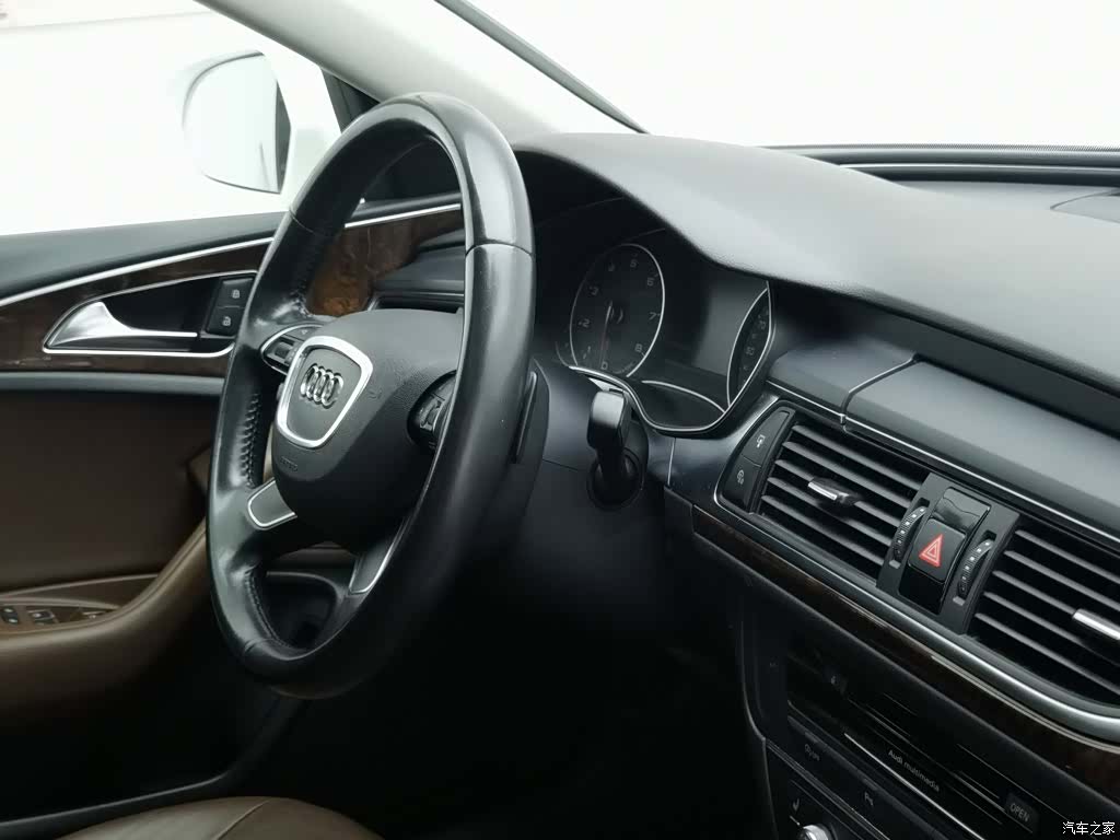 Audi A6L, 2014 22