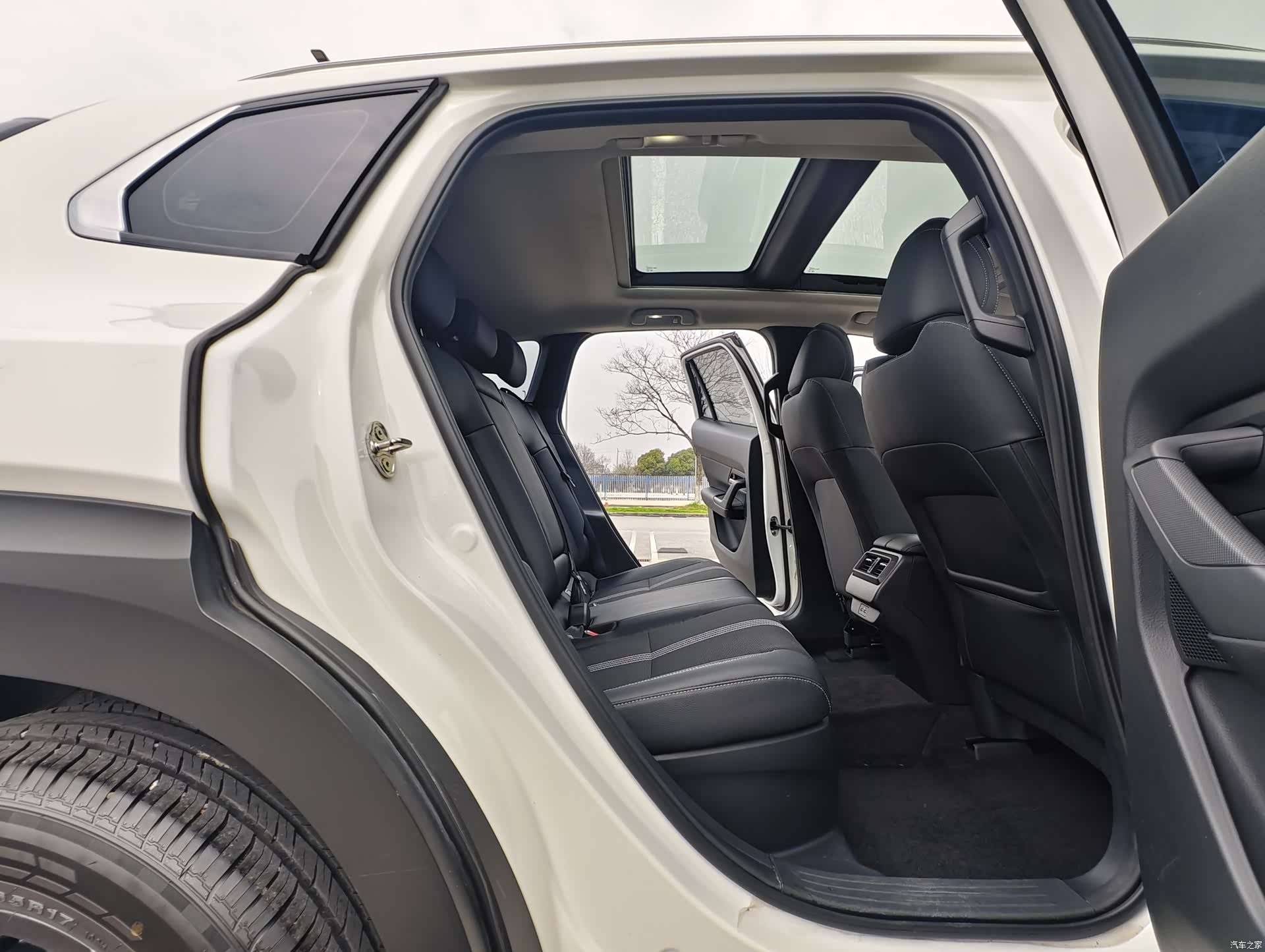 Mazda CX-50, 2023 11