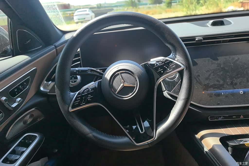 Mercedes-Benz E-Class, 2025 15