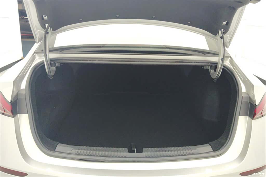 Roewe D7, 2025 4