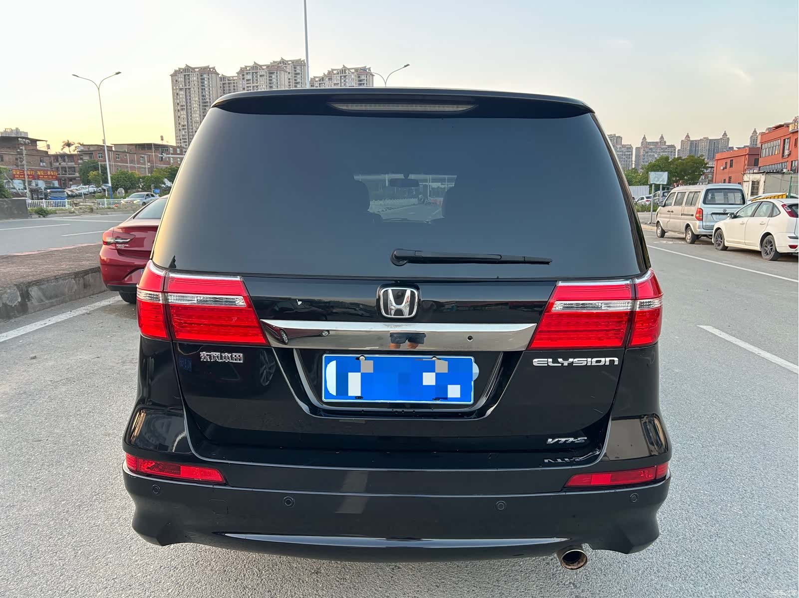 Honda Elysion, 2015 все фото