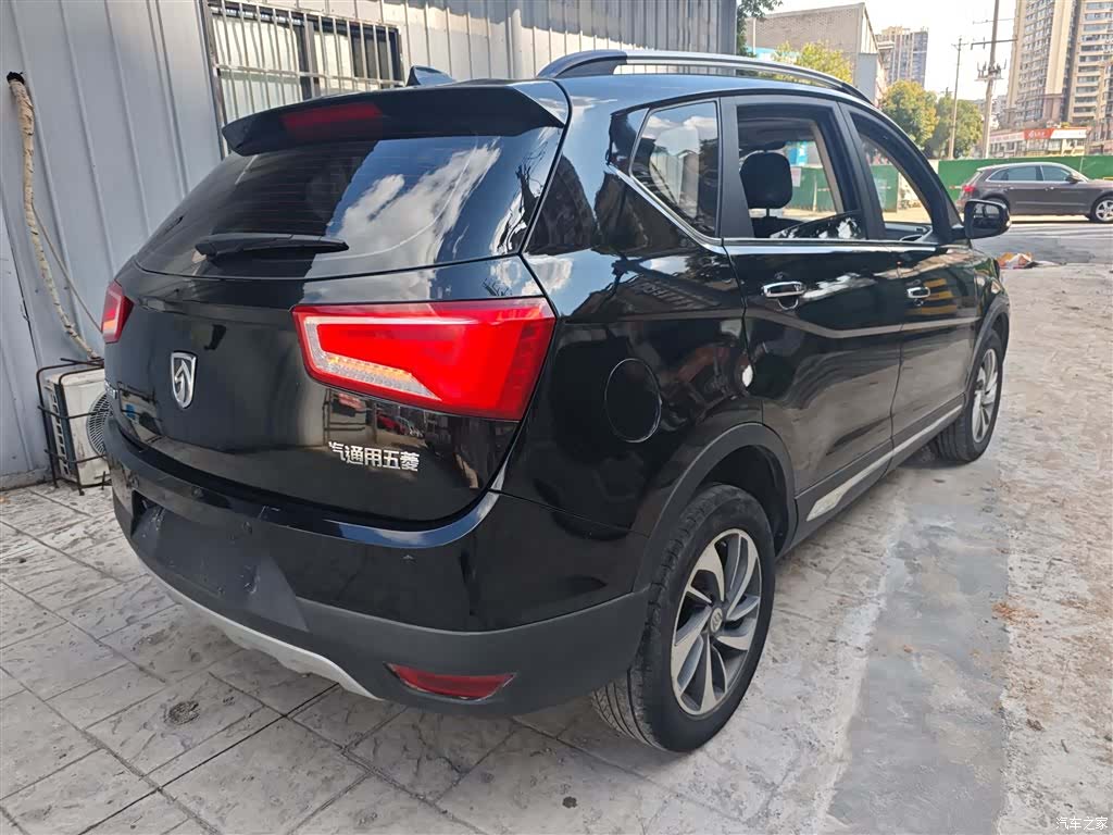 Wuling 560, 2016 7