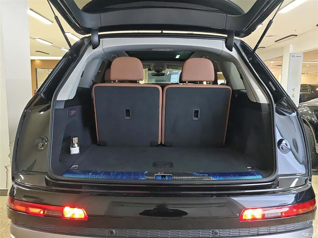 Audi Q7, 2023 19