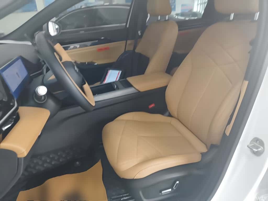 Geely Galaxy L6, 2024 15
