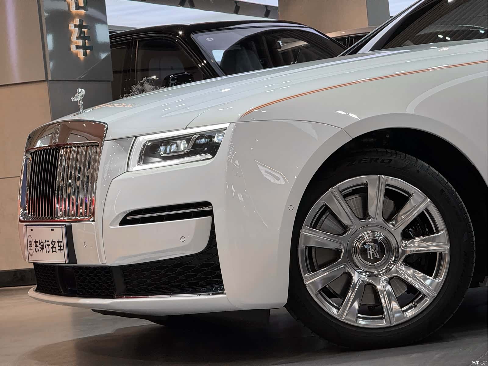 Rolls-Royce Ghost, 2023 все фото