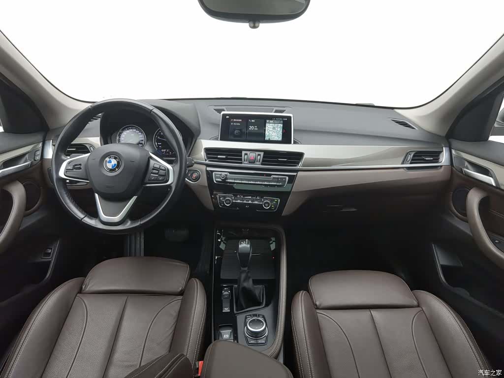 BMW X1, 2019 все фото