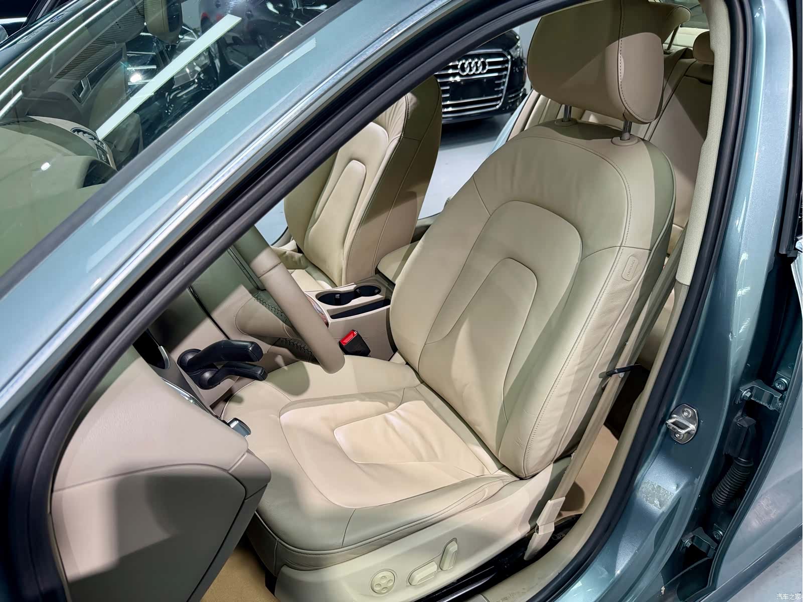 Audi A4L, 2010 12