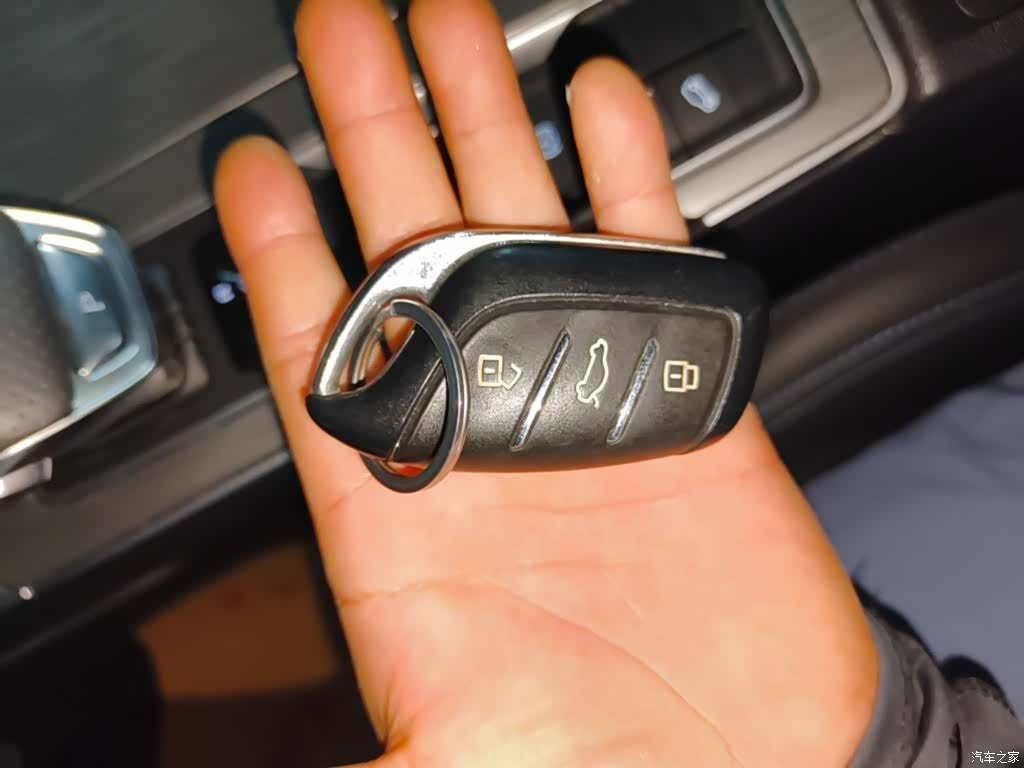 Roewe RX5, 2022 9
