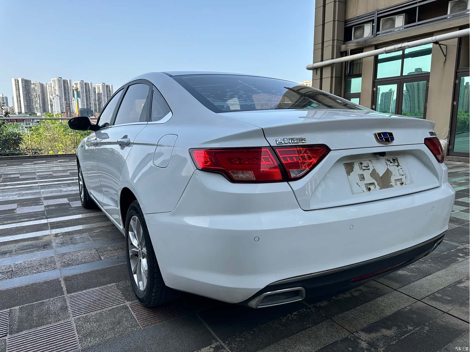 Geely Emgrand, 2017 4