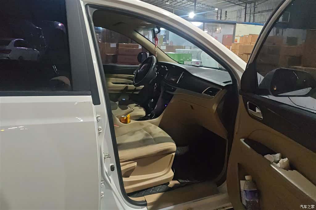 Wuling 730, 2022 8