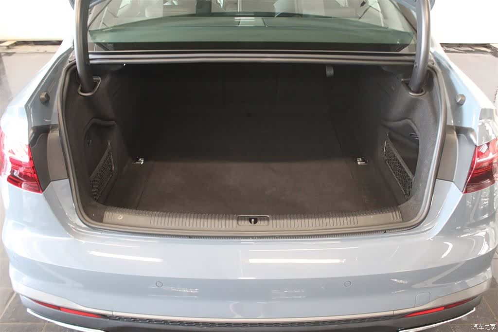 Audi A4L, 2022 7