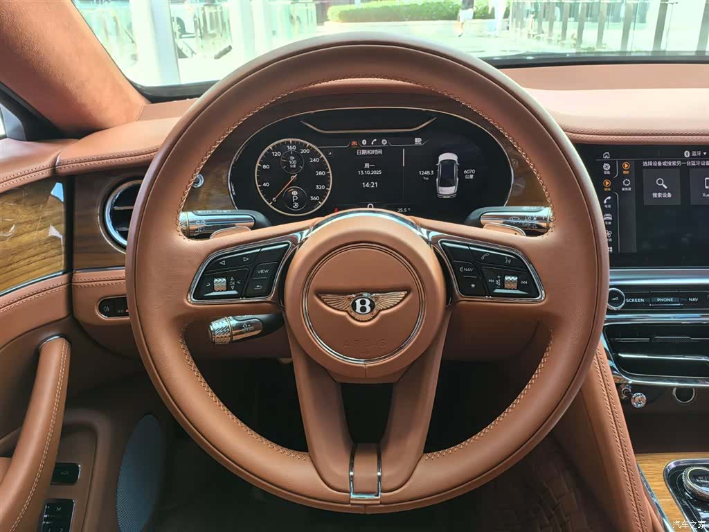 Bentley Flying Spur, 2022 14