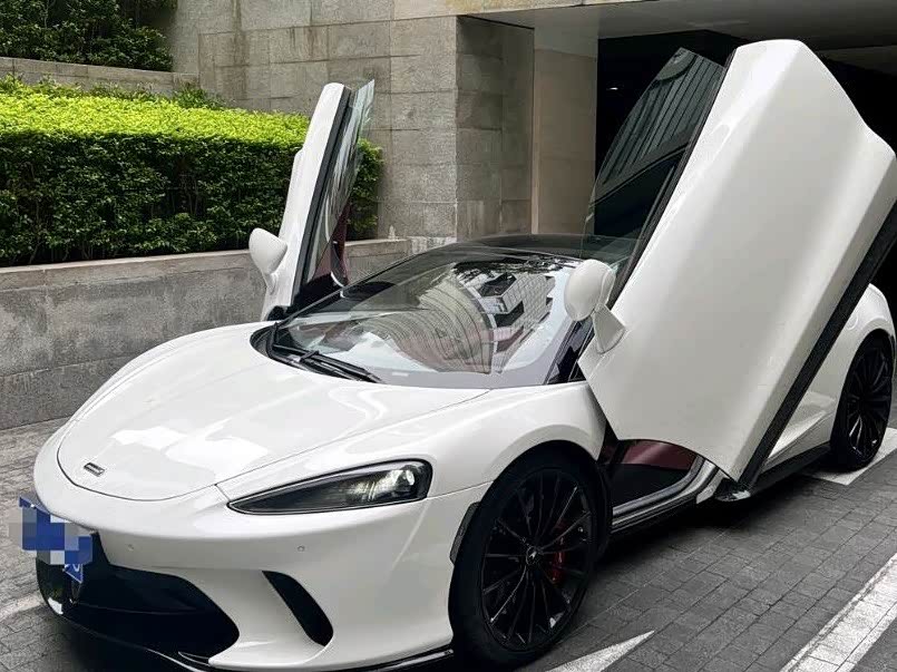 McLaren GT