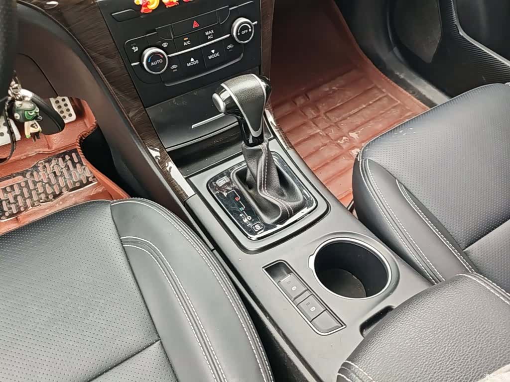 BAIC S6, 2017 14