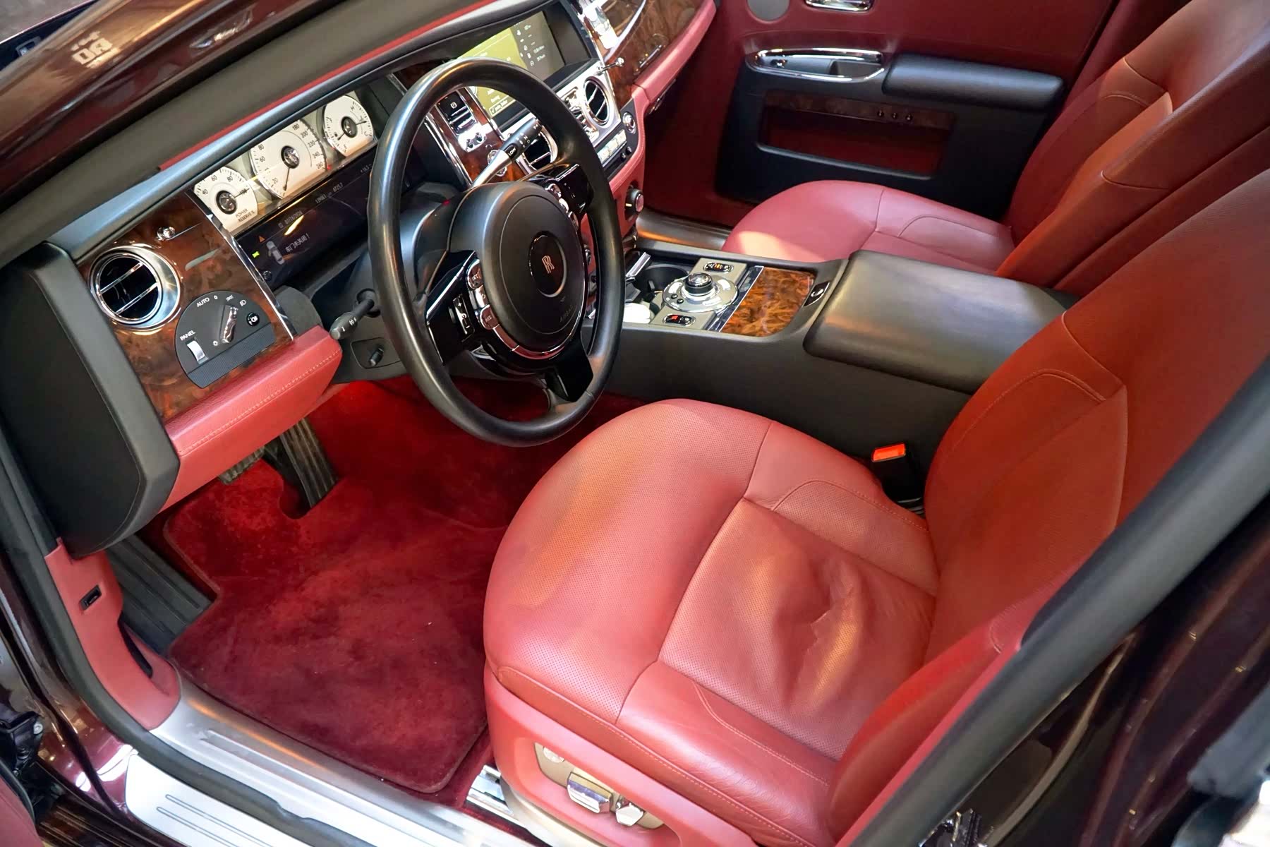 Rolls-Royce Ghost, 2011 9