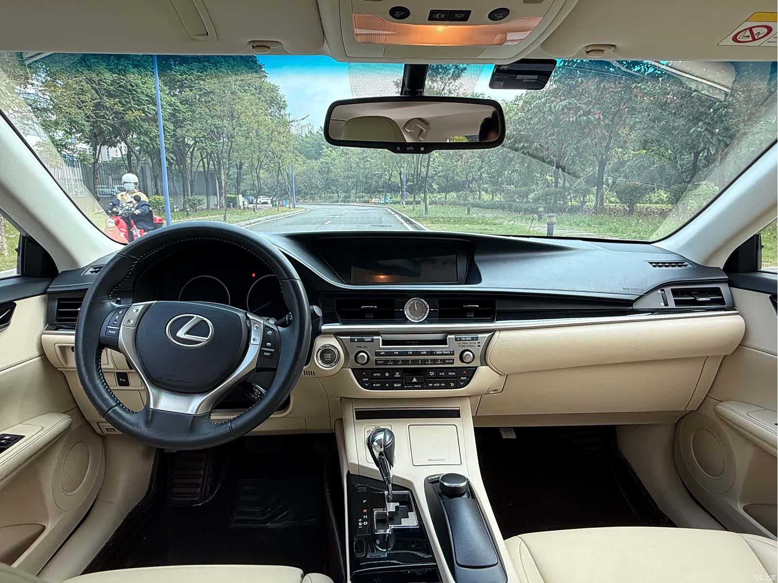 Lexus ES, 2014 9