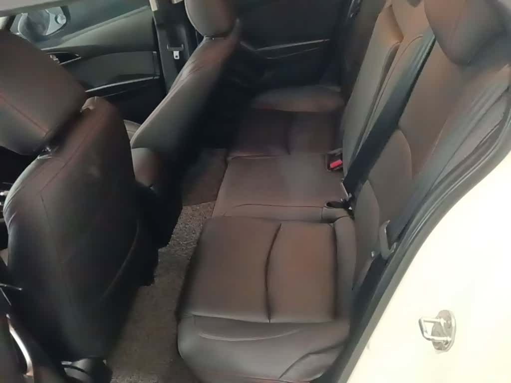 Mazda Mazda3, 2016 13