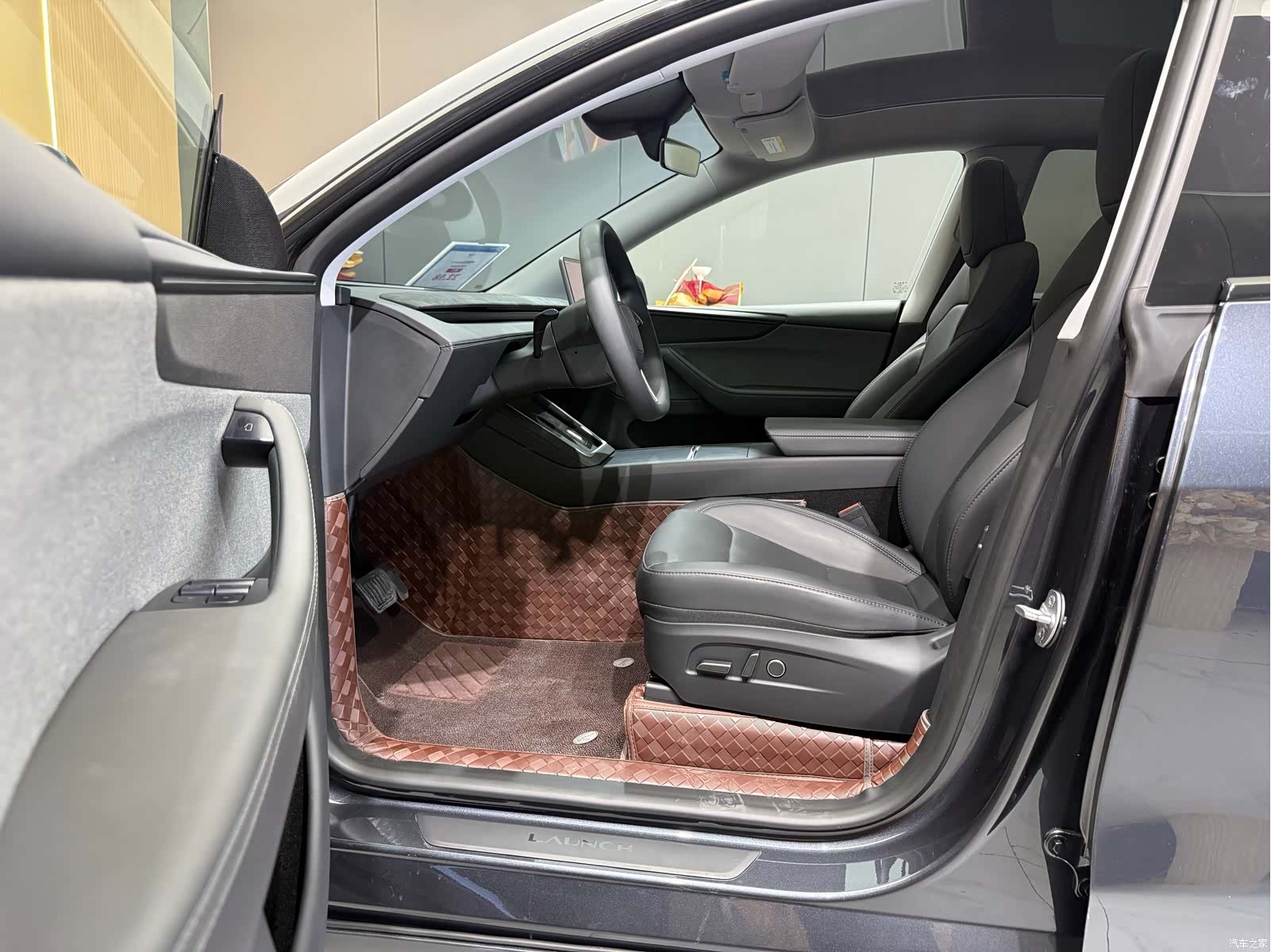 Tesla Model Y, 2025 6