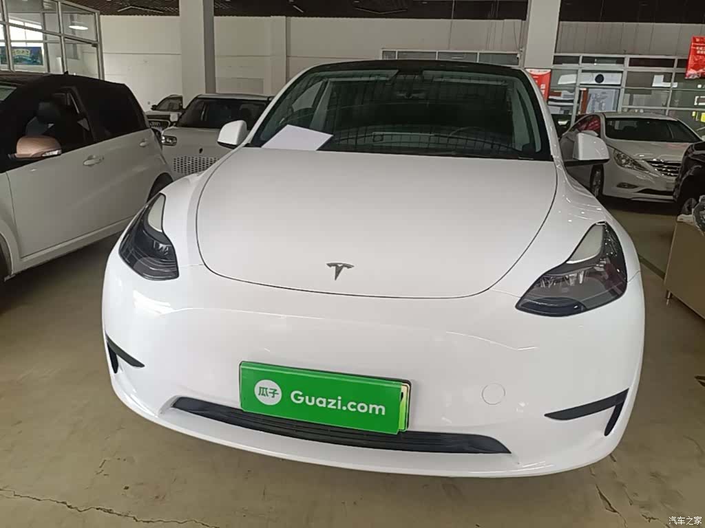 Tesla Model Y, 2023 3