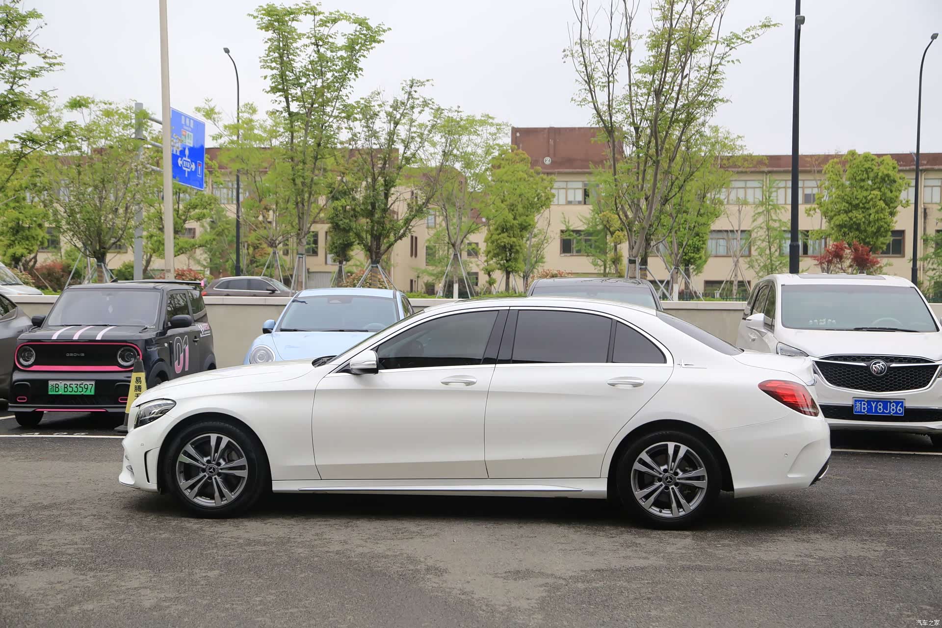 Mercedes-Benz C-Class, 2019 18