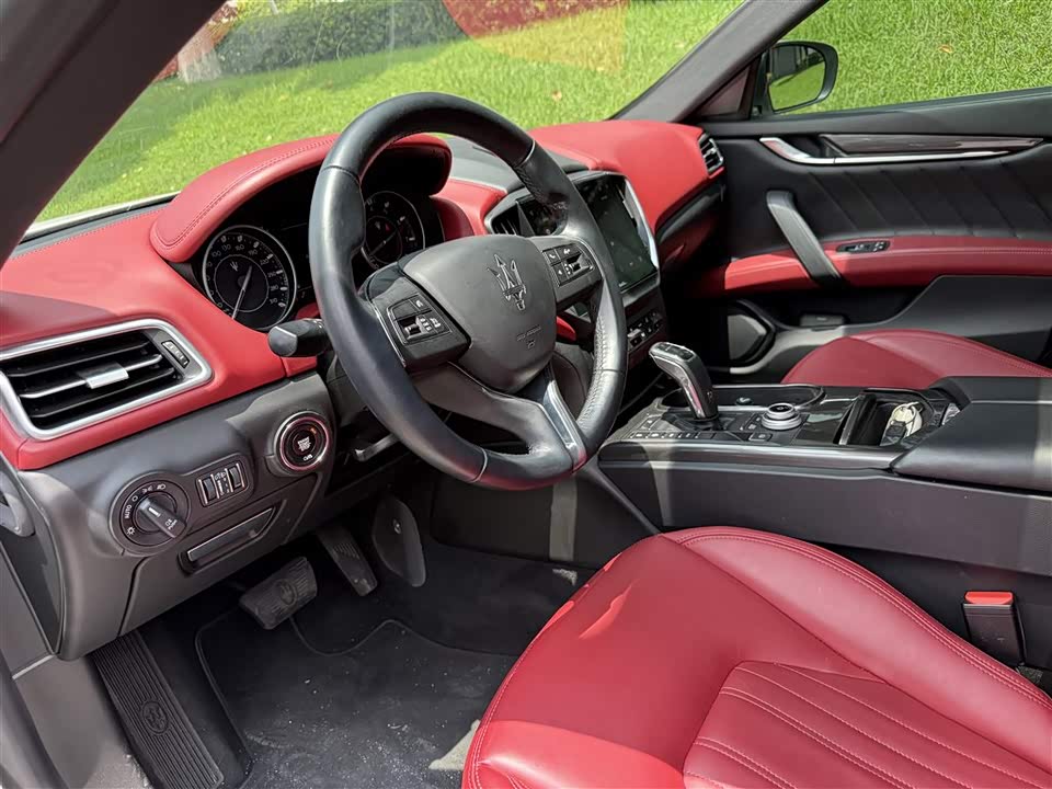 Maserati Ghibli Maserati Ghibli