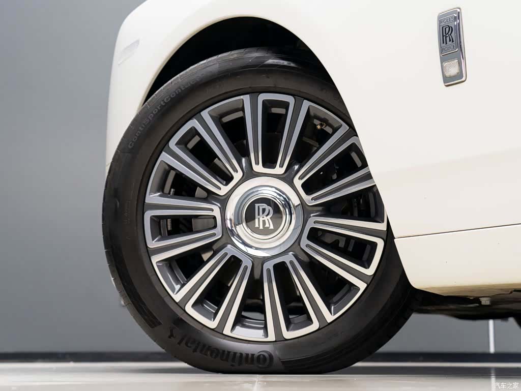 Rolls-Royce Phantom, 2022 все фото