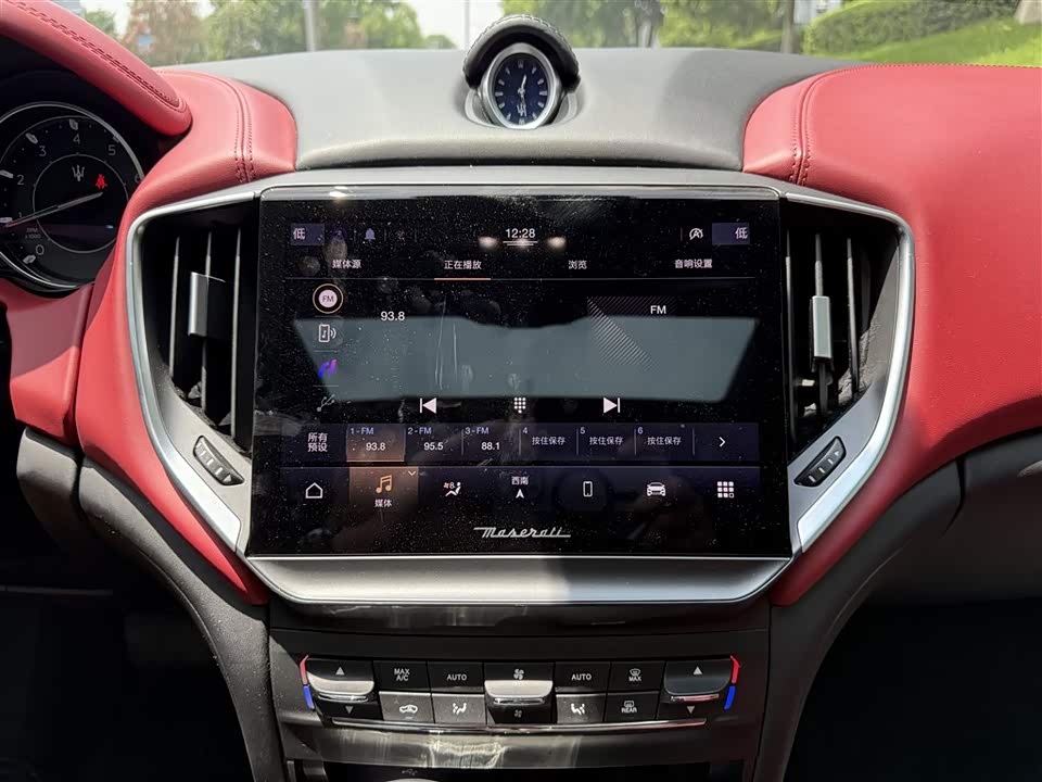 Maserati Ghibli Maserati Ghibli
