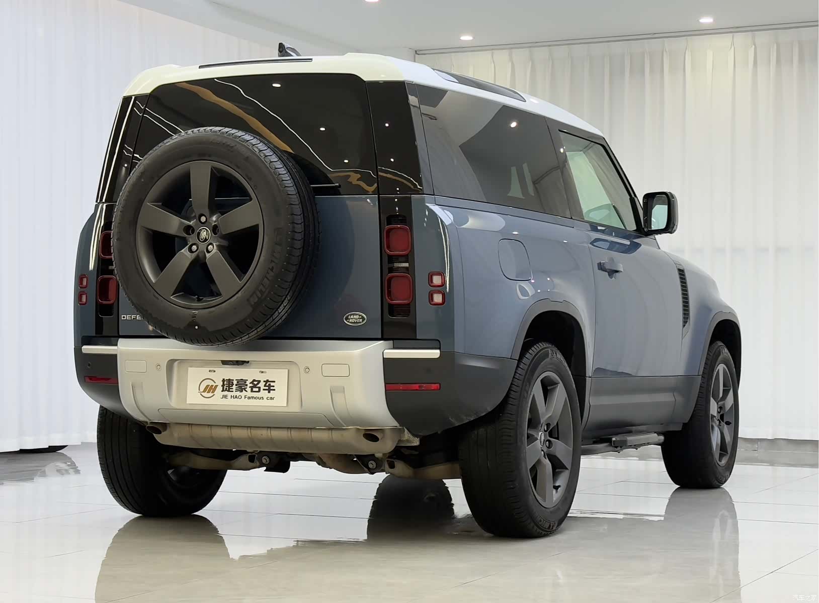 Land Rover Defender, 2024 8