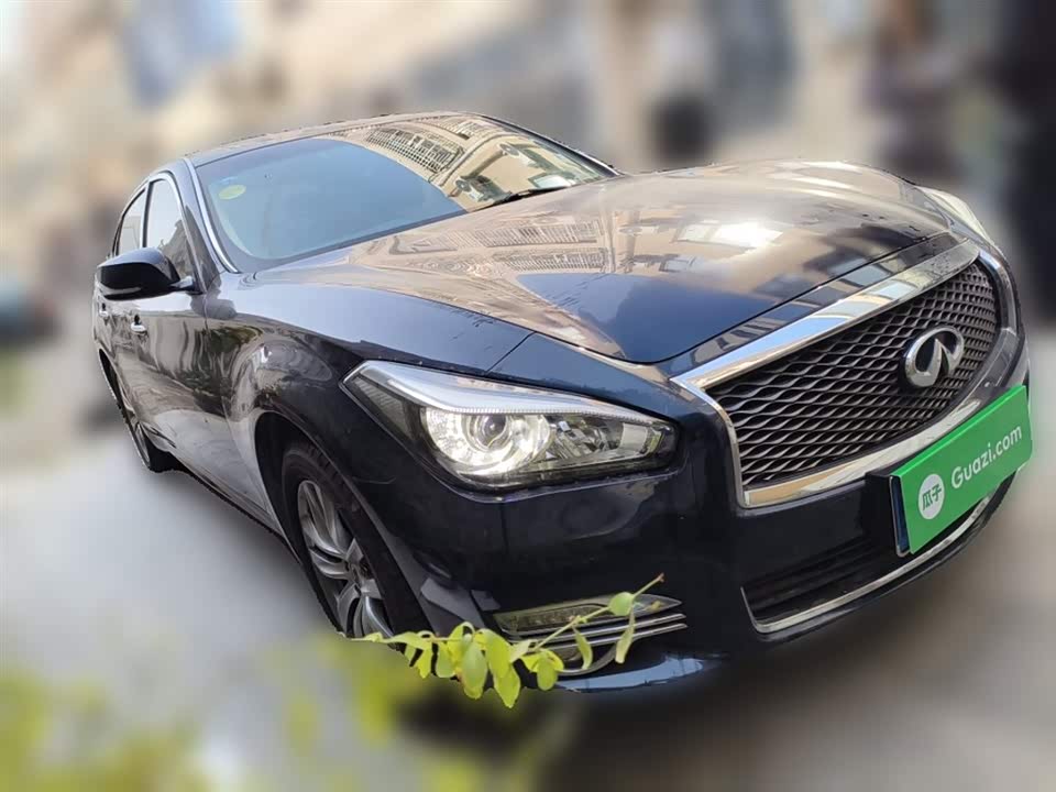 Infiniti Q70