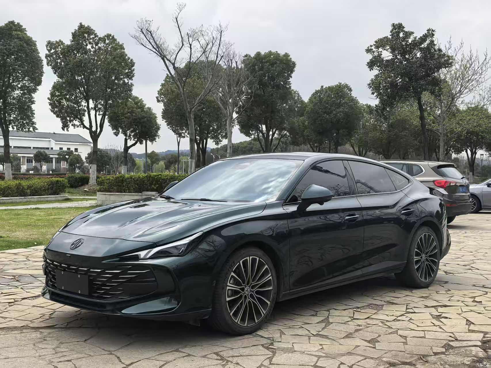 MG MG7