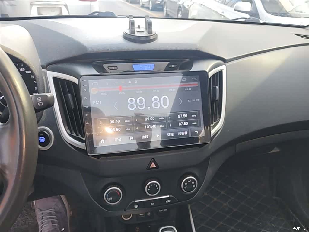 Hyundai ix25, 2017 13