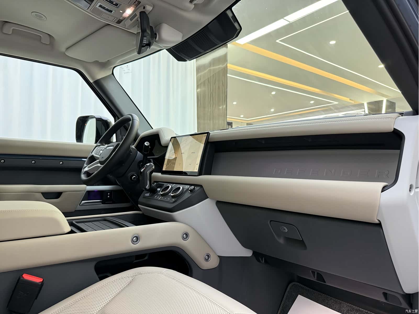 Land Rover Defender, 2024 7