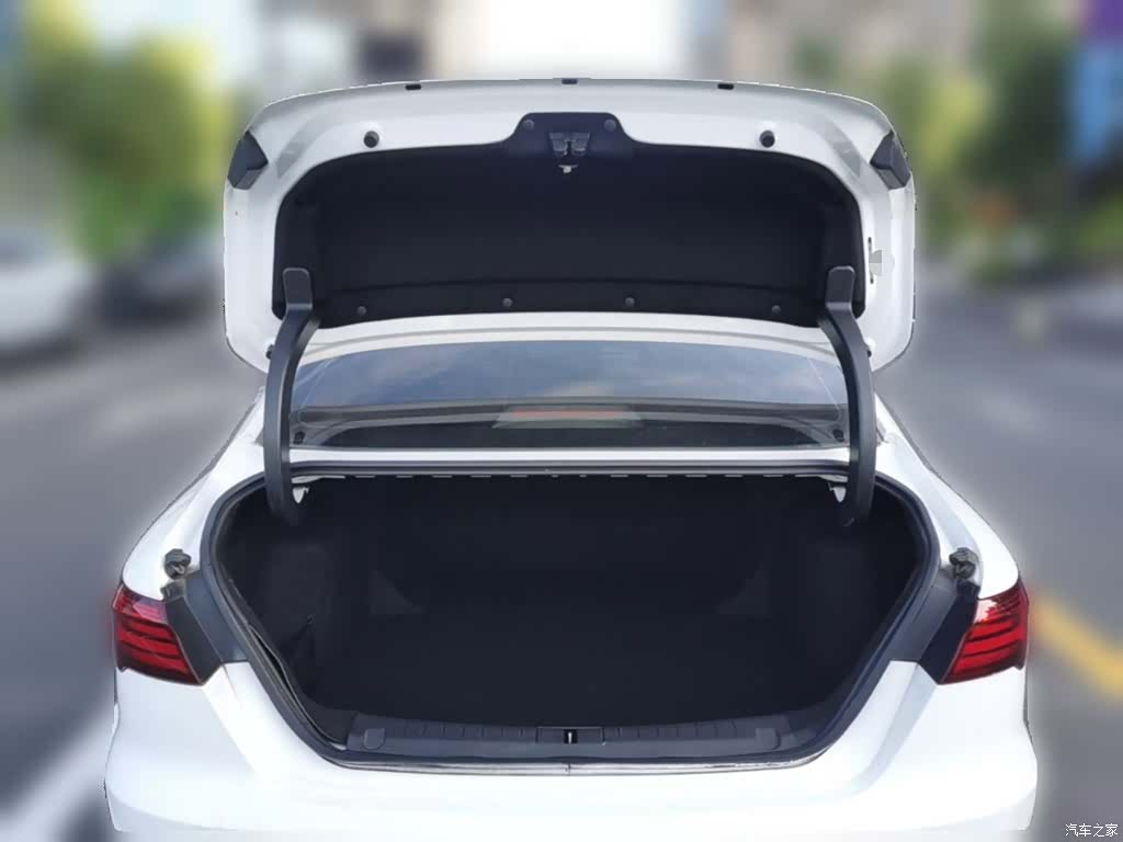 Geely Binray, 2019 10