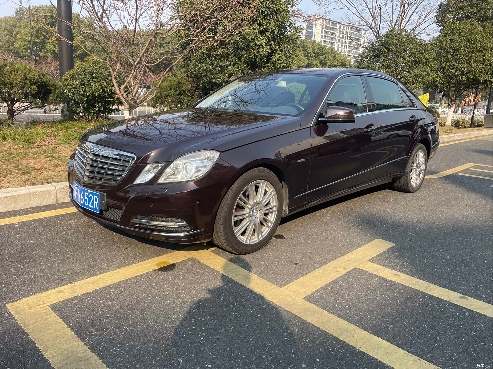 Mercedes-Benz E-Class, 2012 1